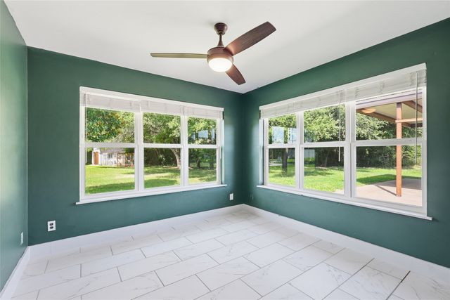 101 Pleasant Valley Lane, Weatherford, TX 76087