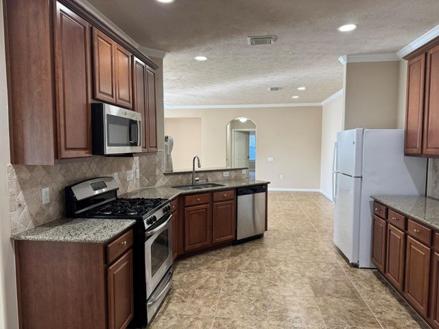 43 Abercrombie Place, Conroe, TX 77384