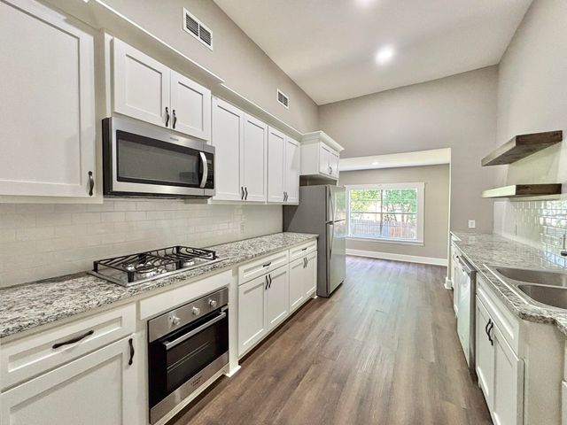 605 E Rusk St., Marshall, TX 75670