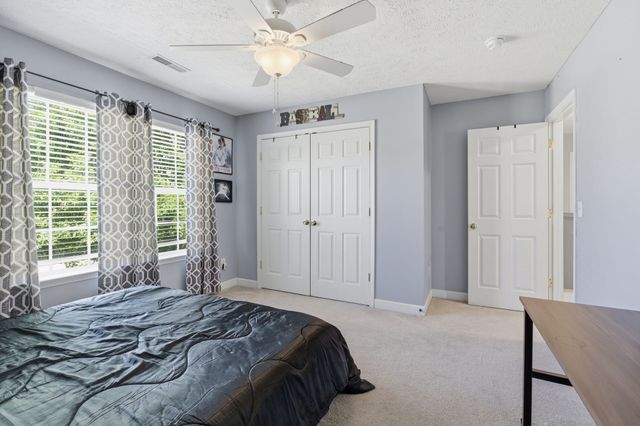 8008 Streamside Dr, Mount Juliet, TN 37122