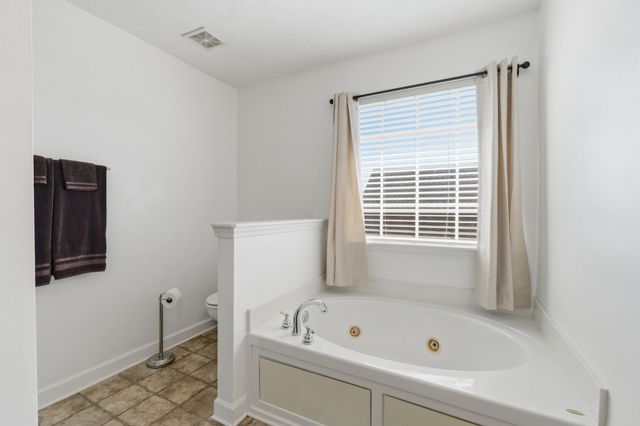 8008 Streamside Dr, Mount Juliet, TN 37122