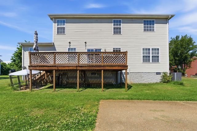 8008 Streamside Dr, Mount Juliet, TN 37122