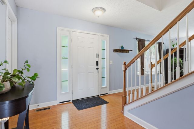 8008 Streamside Dr, Mount Juliet, TN 37122
