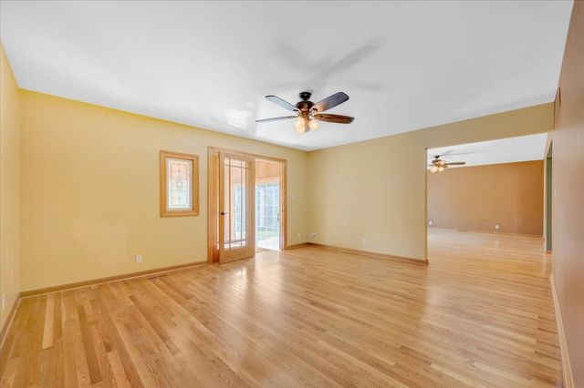 721 Brentwood Court, Algonquin, IL 60102