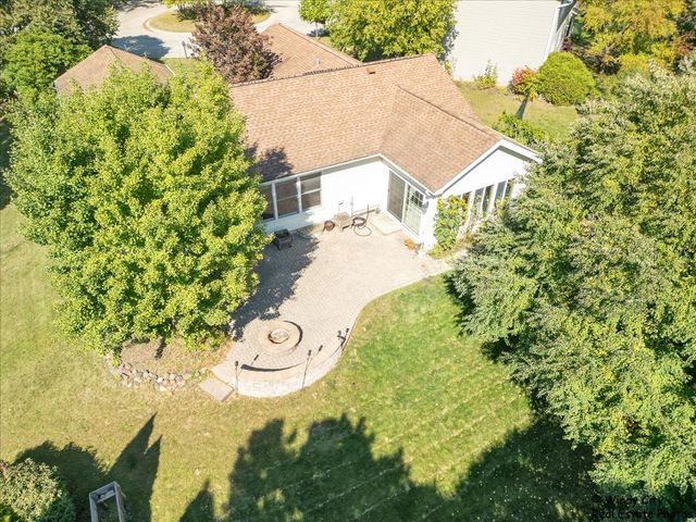 721 Brentwood Court, Algonquin, IL 60102