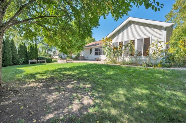 721 Brentwood Court, Algonquin, IL 60102