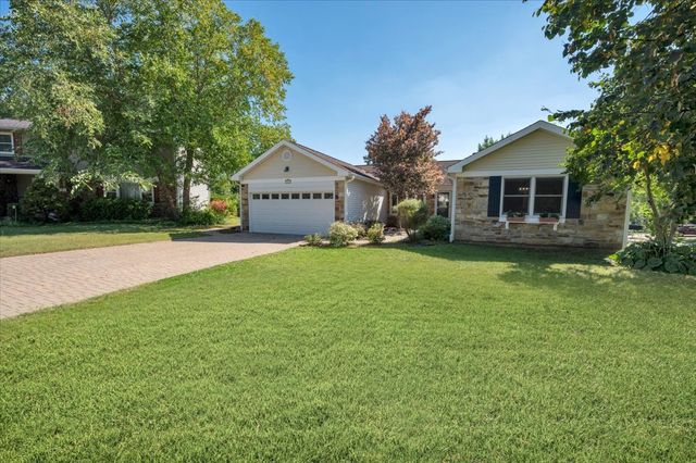 721 Brentwood Court, Algonquin, IL 60102