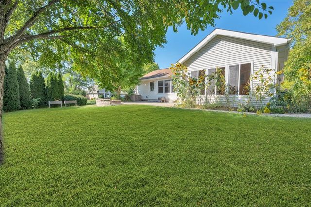 721 Brentwood Court, Algonquin, IL 60102