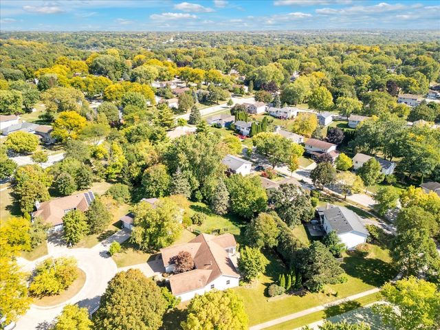 721 Brentwood Court, Algonquin, IL 60102