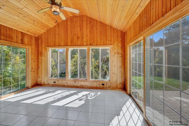 721 Brentwood Court, Algonquin, IL 60102