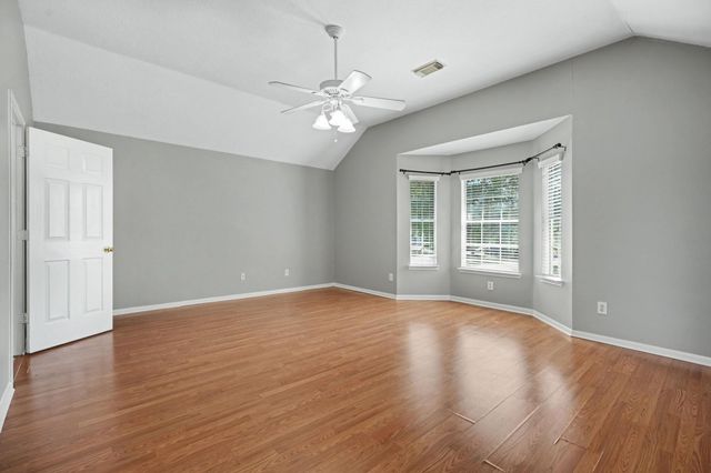 526 Oak Briar Drive, Kemah, TX 77565
