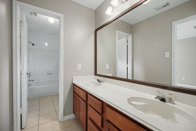 526 Oak Briar Drive, Kemah, TX 77565