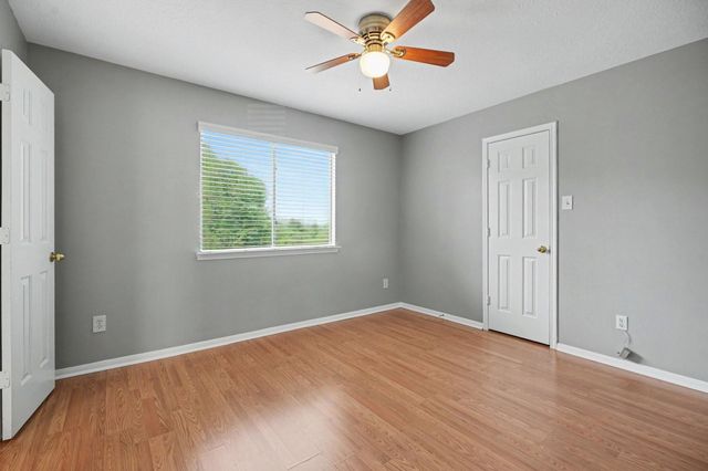 526 Oak Briar Drive, Kemah, TX 77565