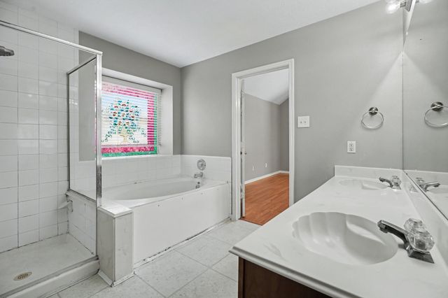 526 Oak Briar Drive, Kemah, TX 77565