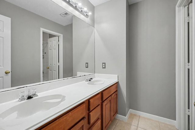 526 Oak Briar Drive, Kemah, TX 77565