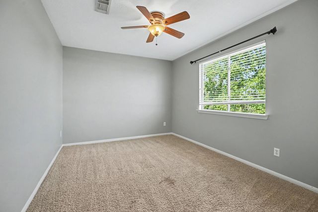 526 Oak Briar Drive, Kemah, TX 77565