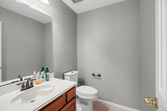526 Oak Briar Drive, Kemah, TX 77565