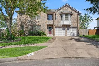 526 Oak Briar Drive, Kemah, TX 77565
