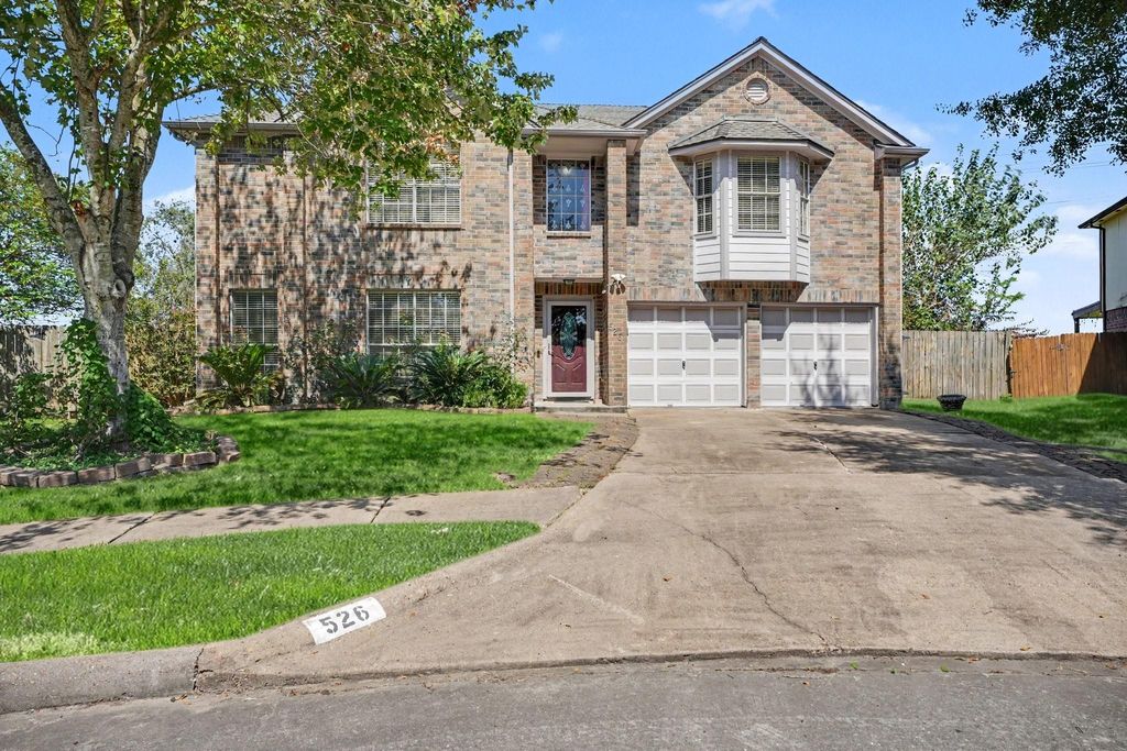 526 Oak Briar Drive, Kemah, TX 77565