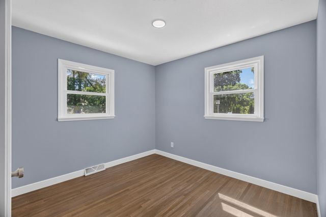 2115 E River Road NE, Rochester, MN 55906