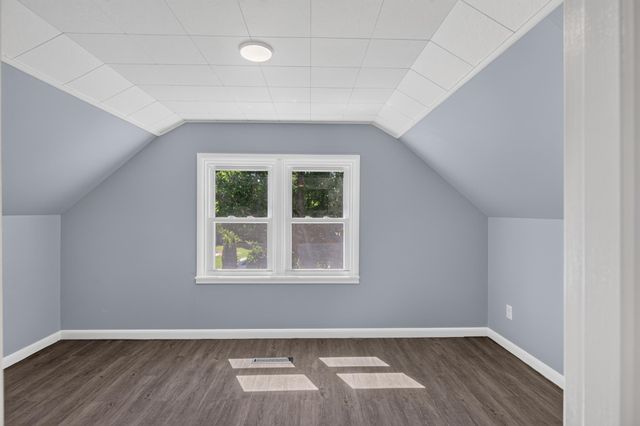 2115 E River Road NE, Rochester, MN 55906