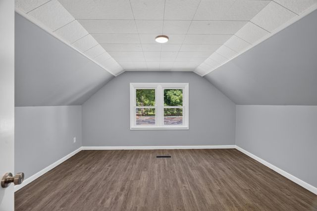 2115 E River Road NE, Rochester, MN 55906