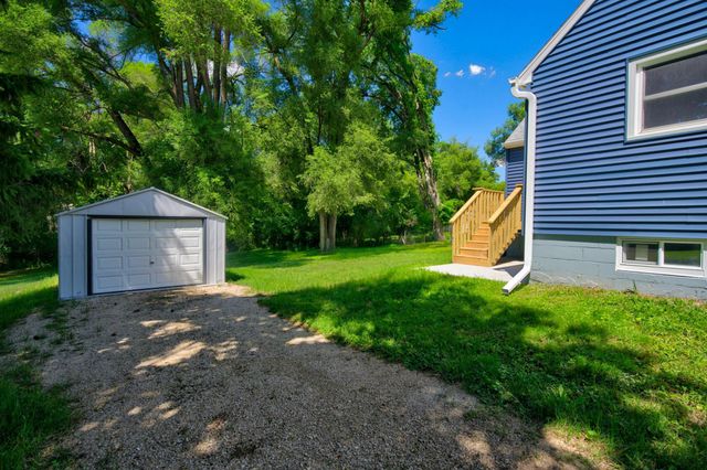 2115 E River Road NE, Rochester, MN 55906