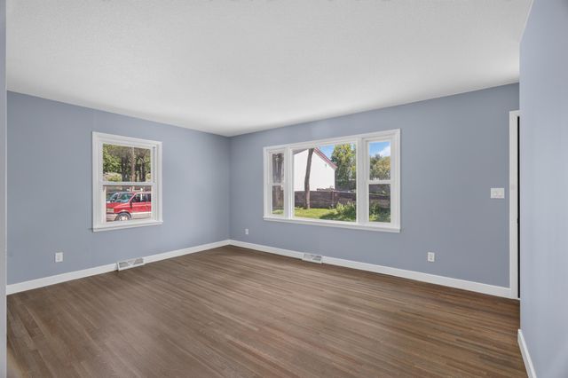 2115 E River Road NE, Rochester, MN 55906