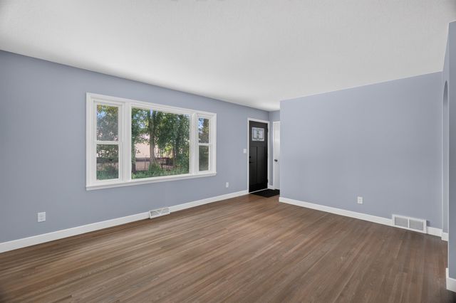 2115 E River Road NE, Rochester, MN 55906