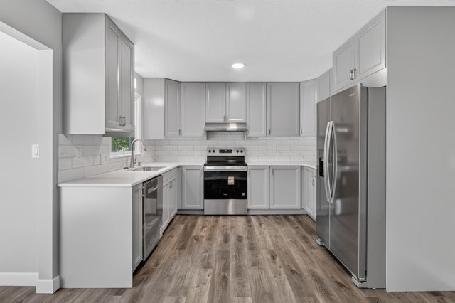 2115 E River Road NE, Rochester, MN 55906