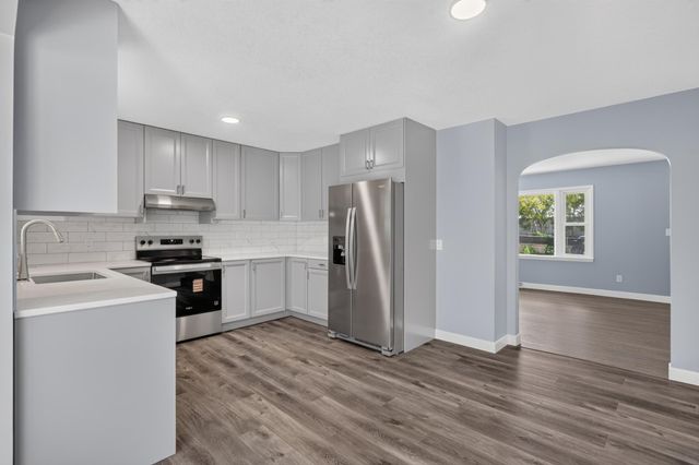 2115 E River Road NE, Rochester, MN 55906