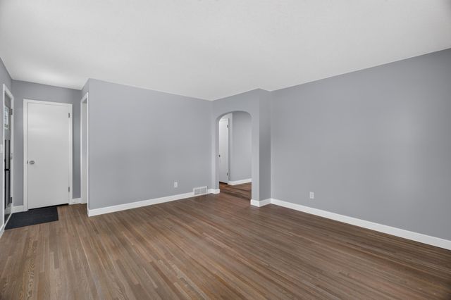 2115 E River Road NE, Rochester, MN 55906