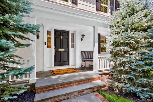 77 Brookside Drive, Manhasset, NY 11030