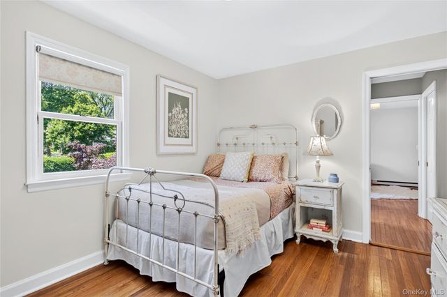 77 Brookside Drive, Manhasset, NY 11030