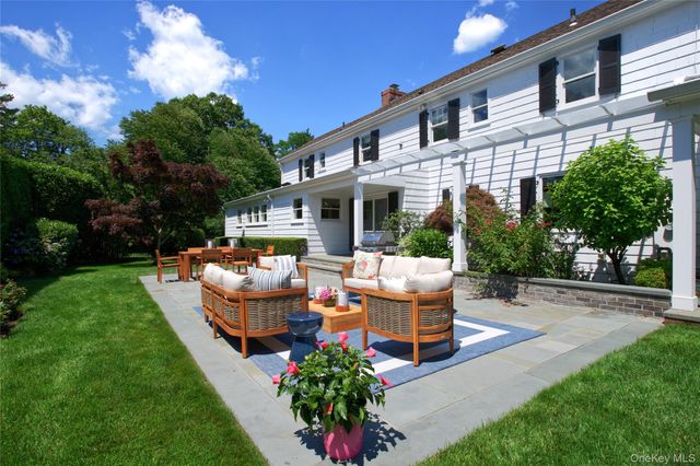 77 Brookside Drive, Manhasset, NY 11030