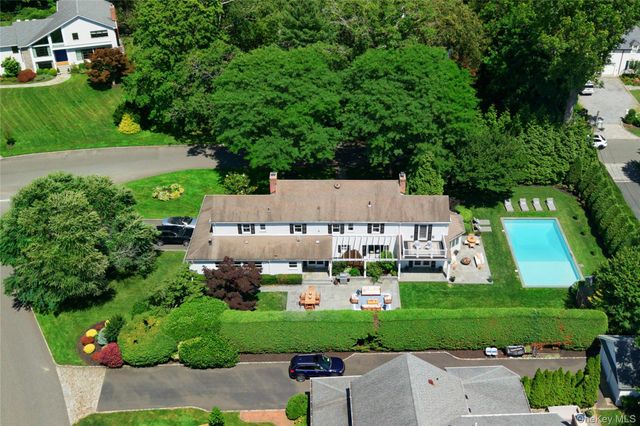 77 Brookside Drive, Manhasset, NY 11030