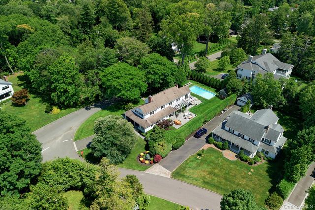 77 Brookside Drive, Manhasset, NY 11030