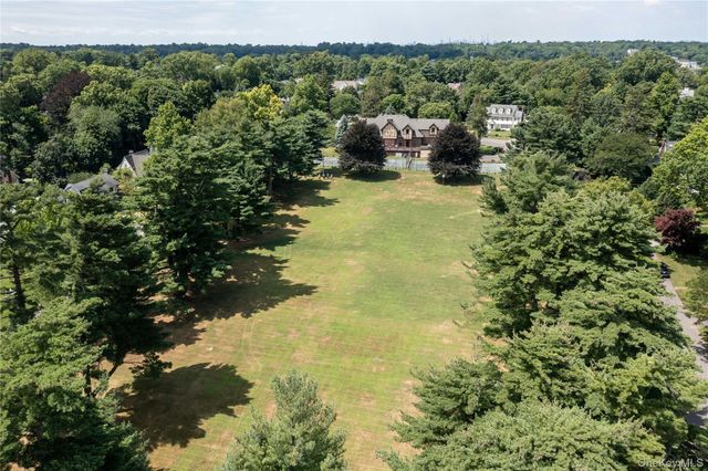 77 Brookside Drive, Manhasset, NY 11030
