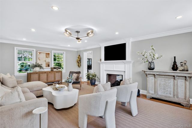77 Brookside Drive, Manhasset, NY 11030
