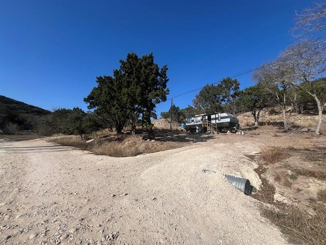 191 Scott Dr, Center Point, TX 78010