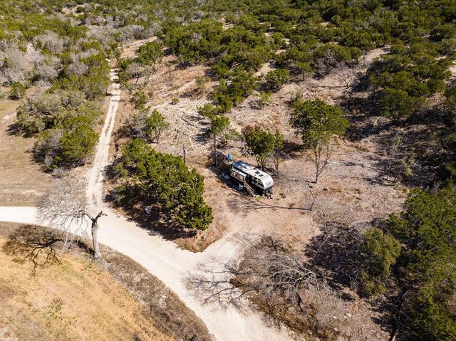 191 Scott Dr, Center Point, TX 78010