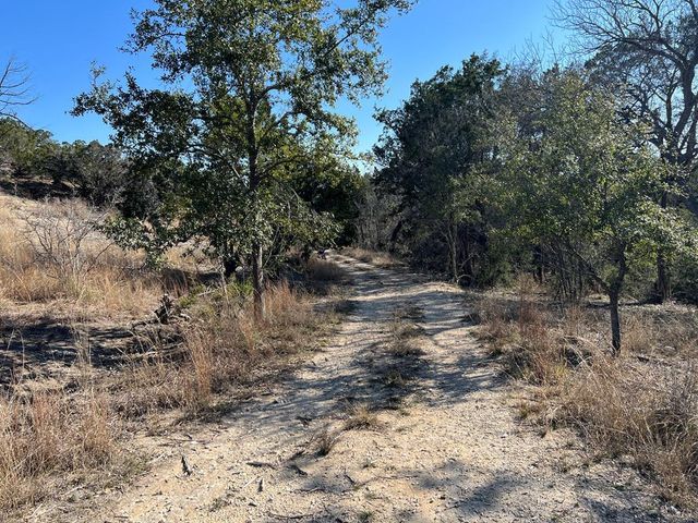 191 Scott Dr, Center Point, TX 78010