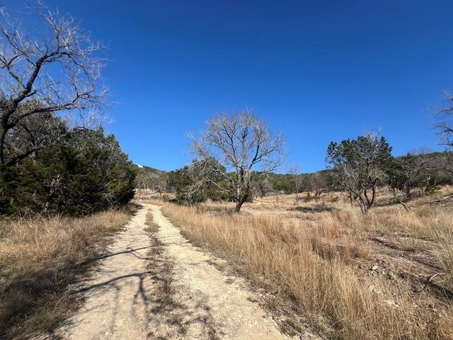 191 Scott Dr, Center Point, TX 78010