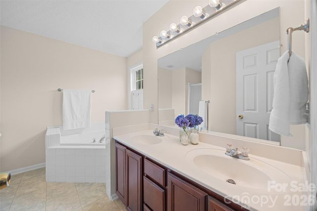 808 Chipmeadow Lane, York, SC 29745