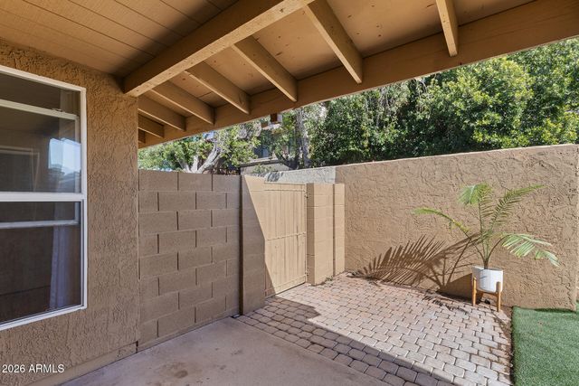 1885 E KIRKLAND Lane, Tempe, AZ 85281
