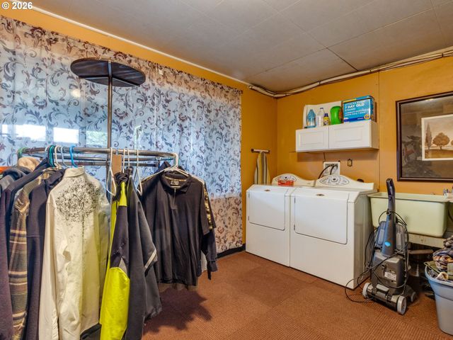 14029 Ne FREMONT Ct, Portland, OR 97230