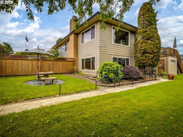 14029 Ne FREMONT Ct, Portland, OR 97230