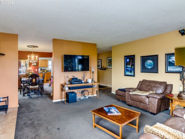 14029 Ne FREMONT Ct, Portland, OR 97230
