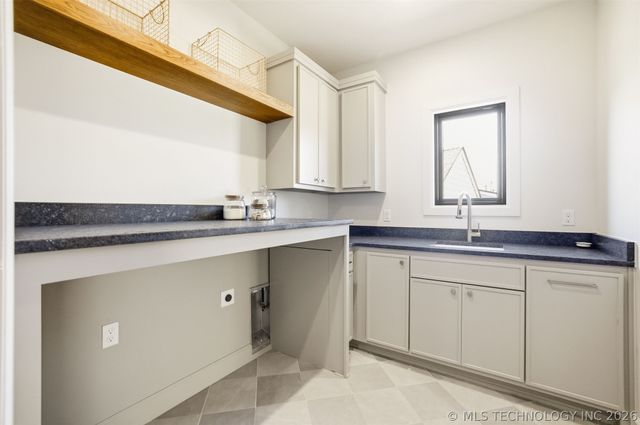 2241 S Florence Avenue, Tulsa, OK 74114