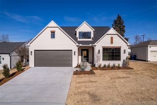 2241 S Florence Avenue, Tulsa, OK 74114